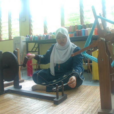 Melerai Benang